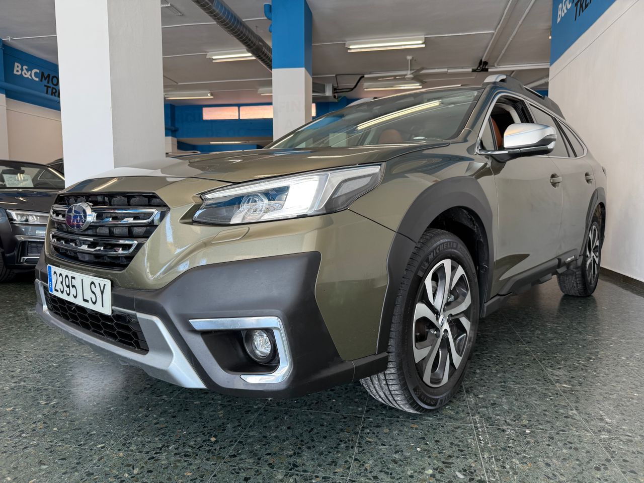 Volvo xc40 verde  de segunda mano - subaru outback 2021 /