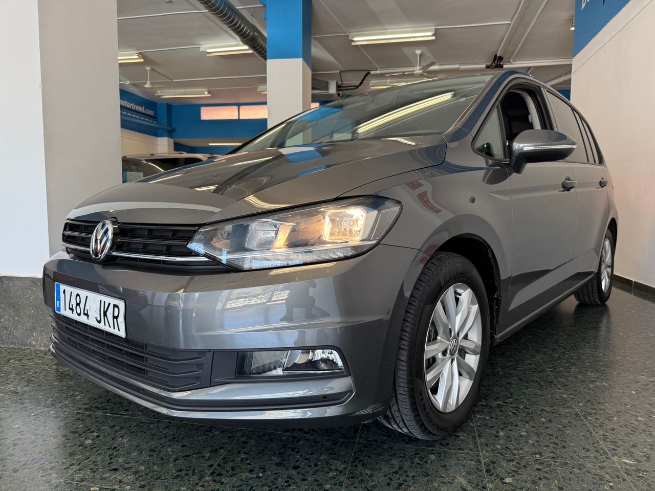Foto volkswagen touran 2016 /