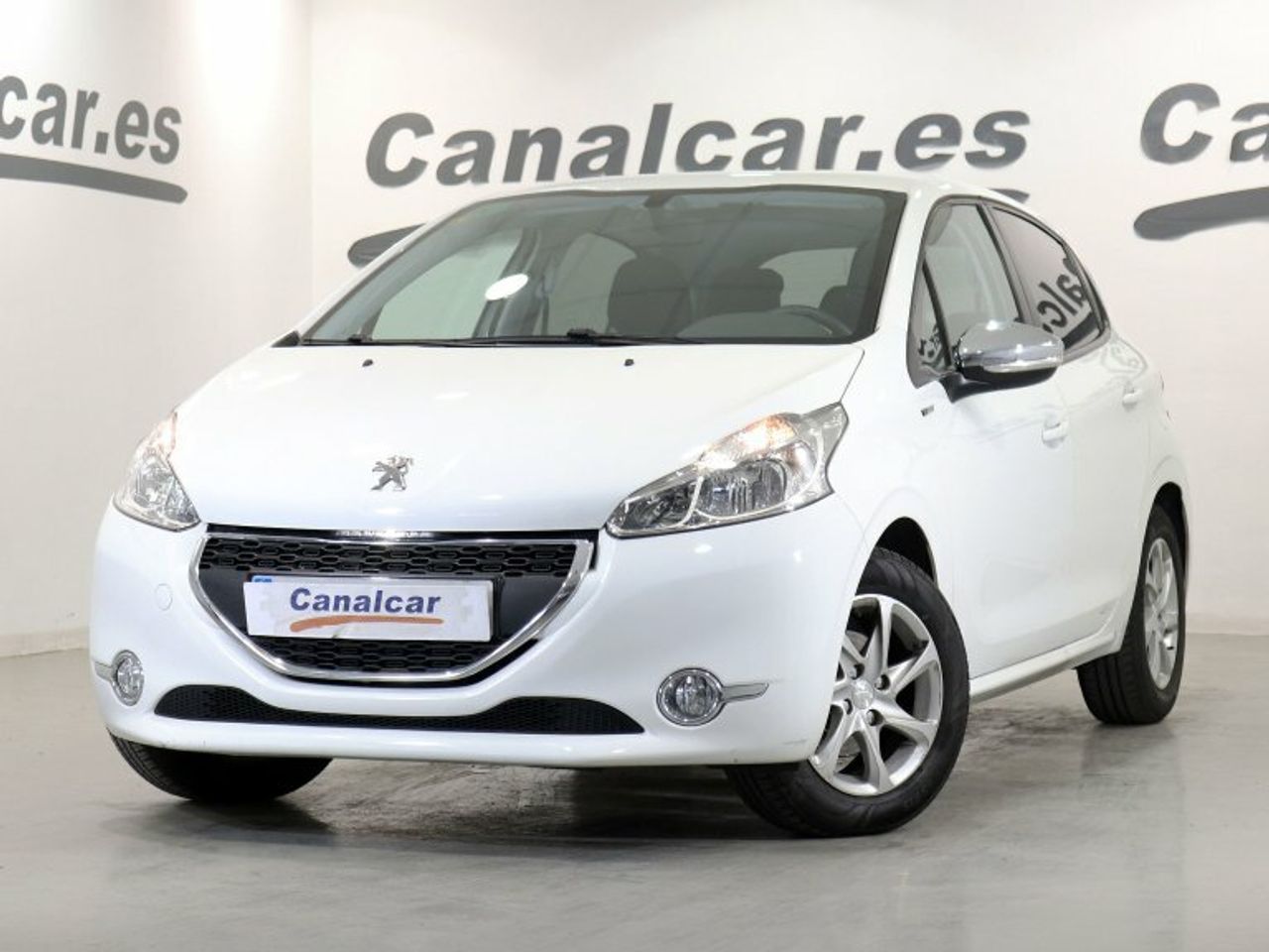 Peugeot 208 ocasión segunda mano 2015 Gasolina por 8.990€ en Madrid
