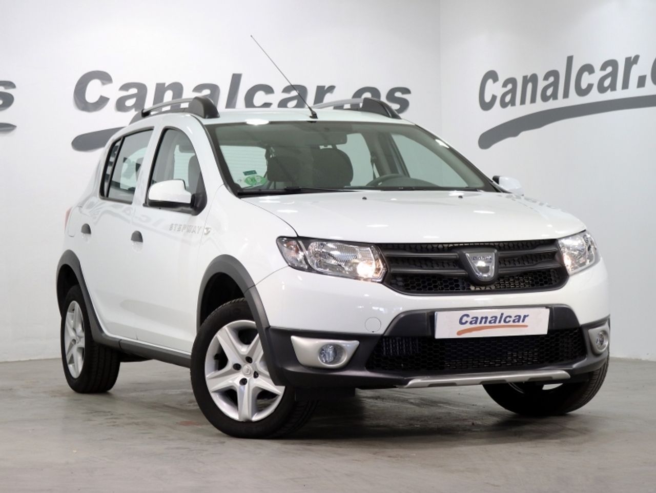 Dacia Sandero ocasión segunda mano 2016 Gasolina por 9.995€ en Madrid