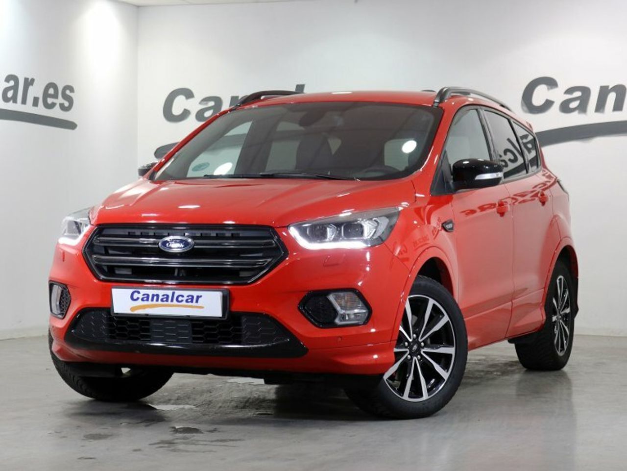 Ford Kuga ocasión segunda mano 2019 Gasolina por 19.990€ en Madrid