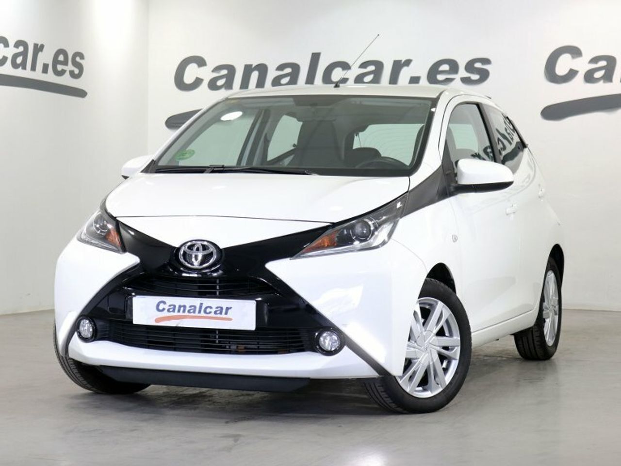Toyota Aygo ocasión segunda mano 2017 Gasolina por 8.950€ en Madrid