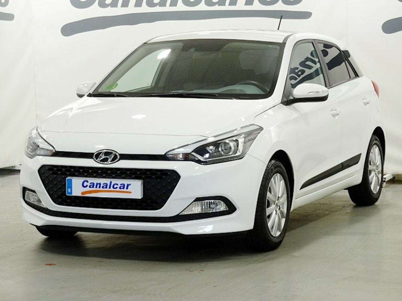 Hyundai i20 ocasión segunda mano 2015 Gasolina por 9.950€ en Madrid
