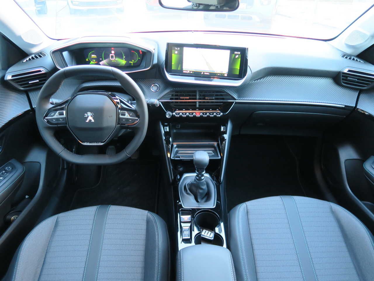 peugeot 208 2021 / foto grande (2)