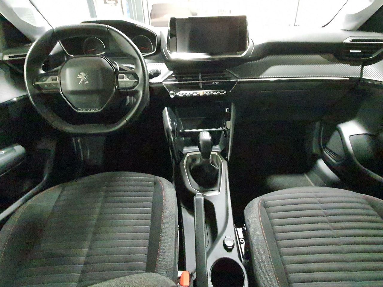 peugeot 208 2022 / foto grande (3)