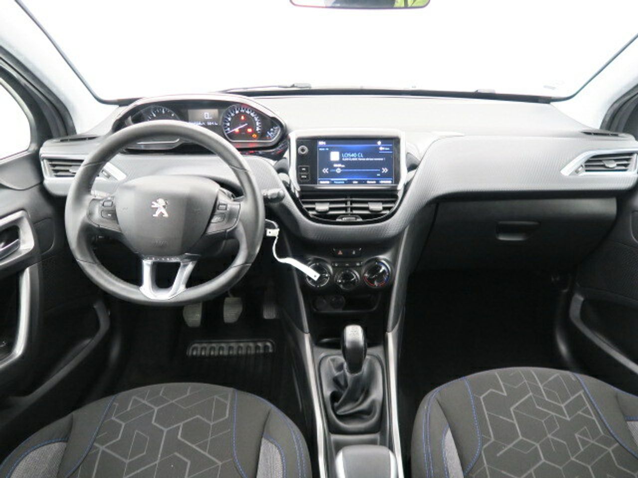 peugeot 2008 2018 / foto grande (3)