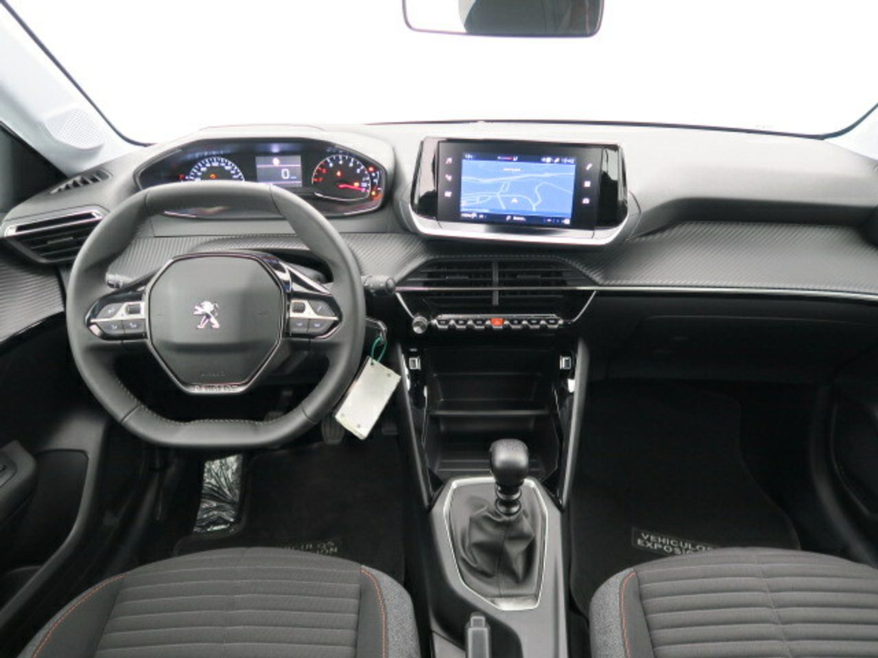 peugeot 208 2022 / foto grande (3)