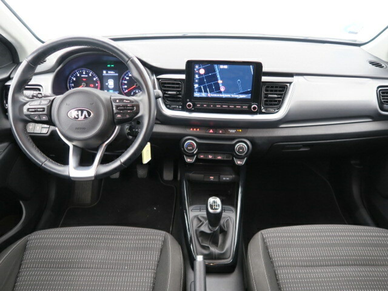 kia stonic 2021 / foto grande (3)