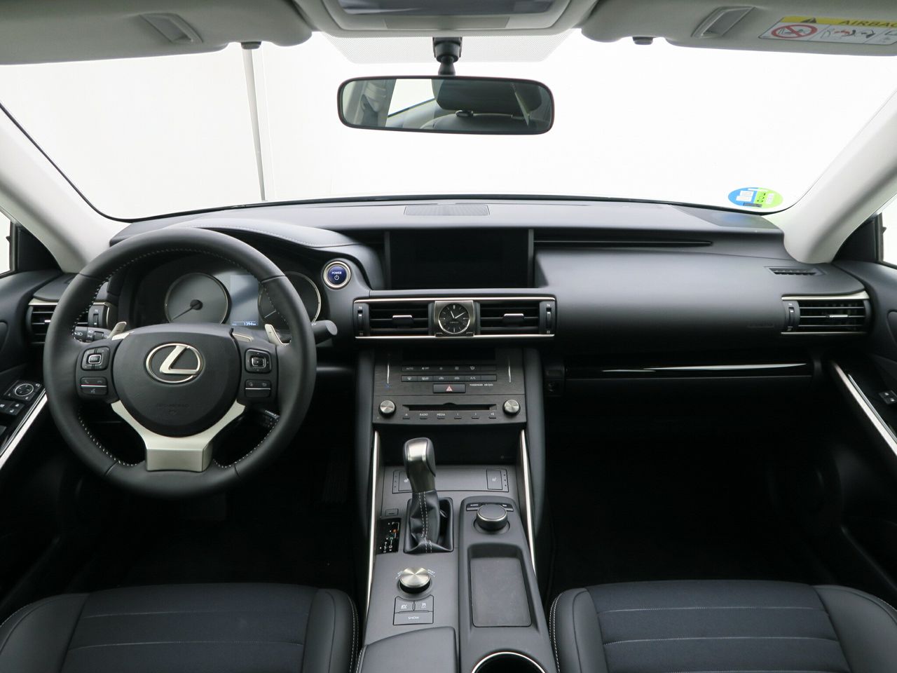 lexus is 2019 / foto grande (3)