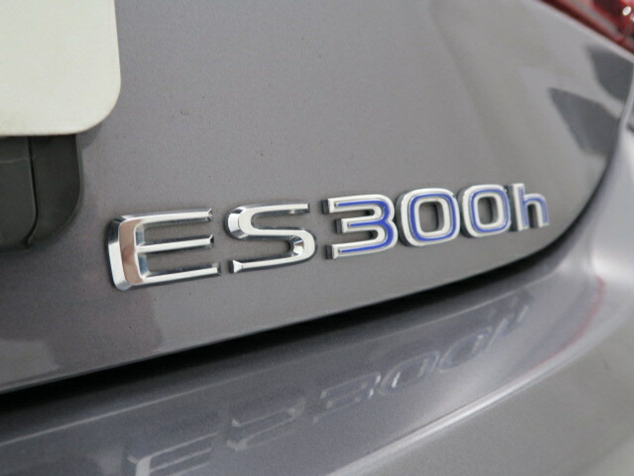 Lexus ES Sedan 2.5 300H LUXURY 218 4P - foto 27
