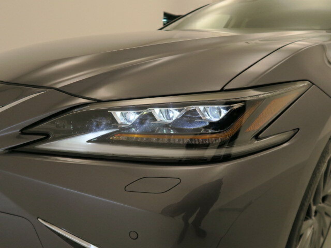 Lexus ES Sedan 2.5 300H LUXURY 218 4P - foto 28