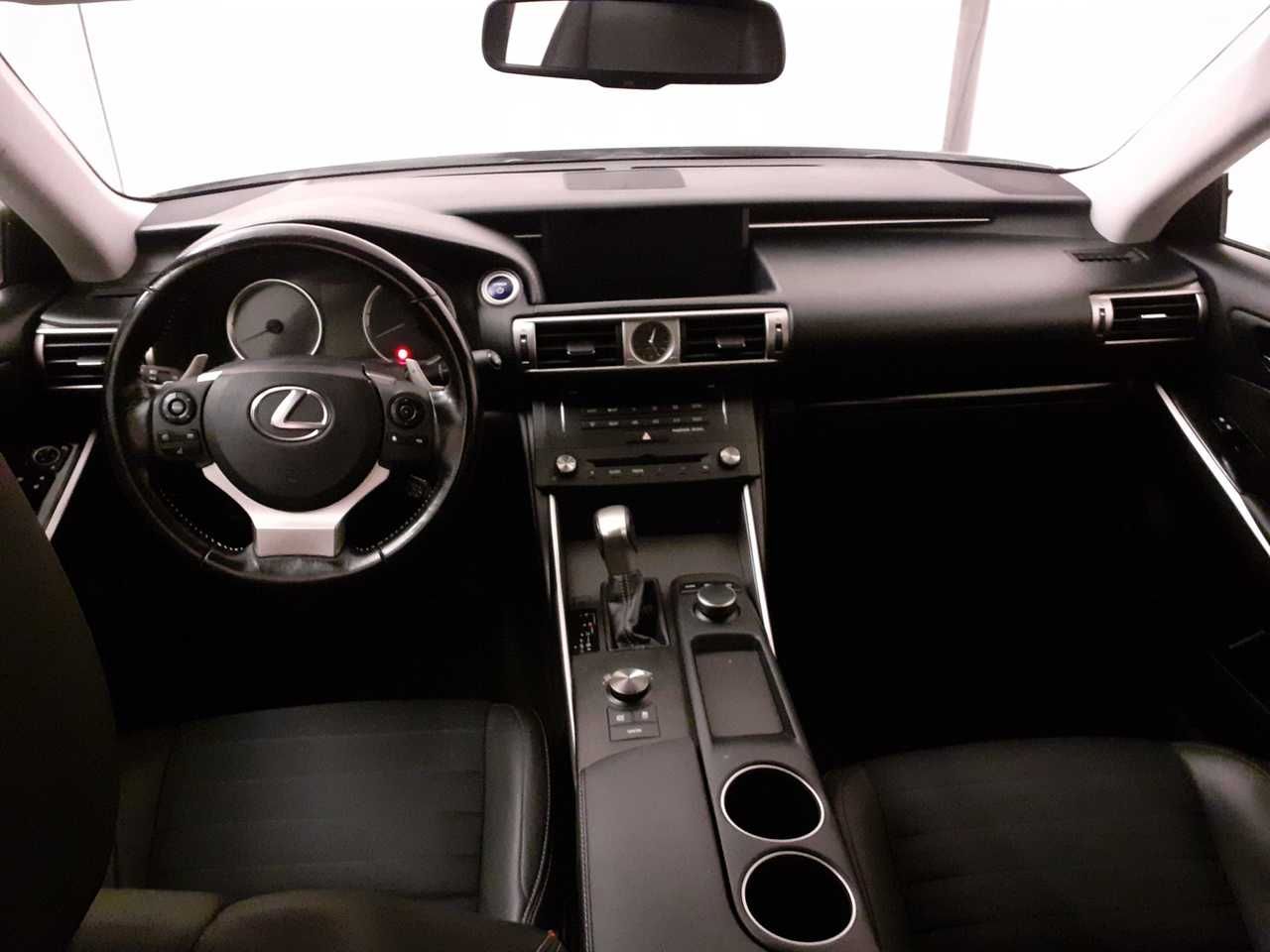 lexus is 2016 / foto grande (2)
