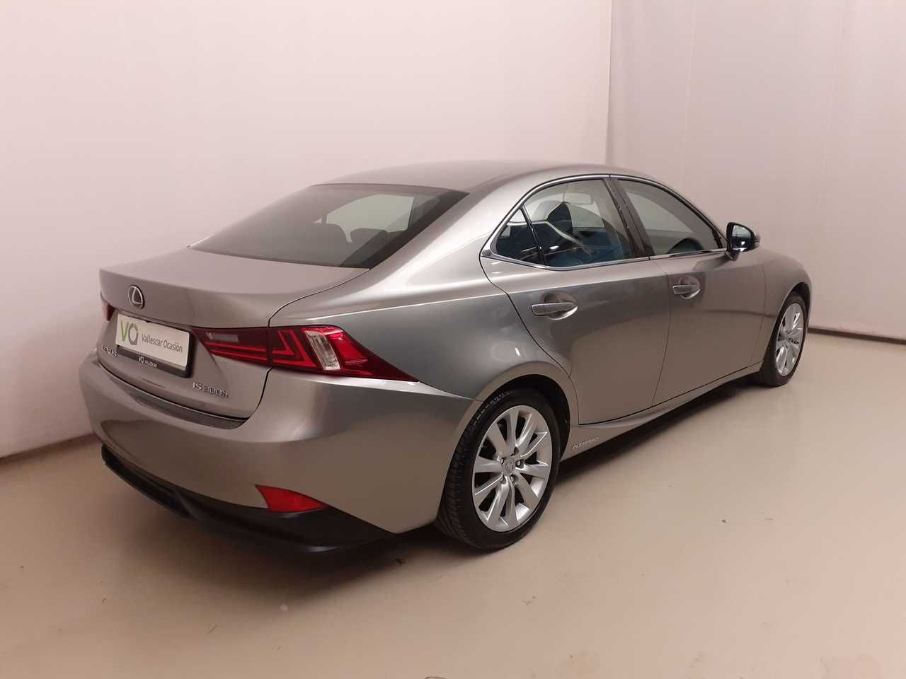 lexus is 2016 / foto grande (3)