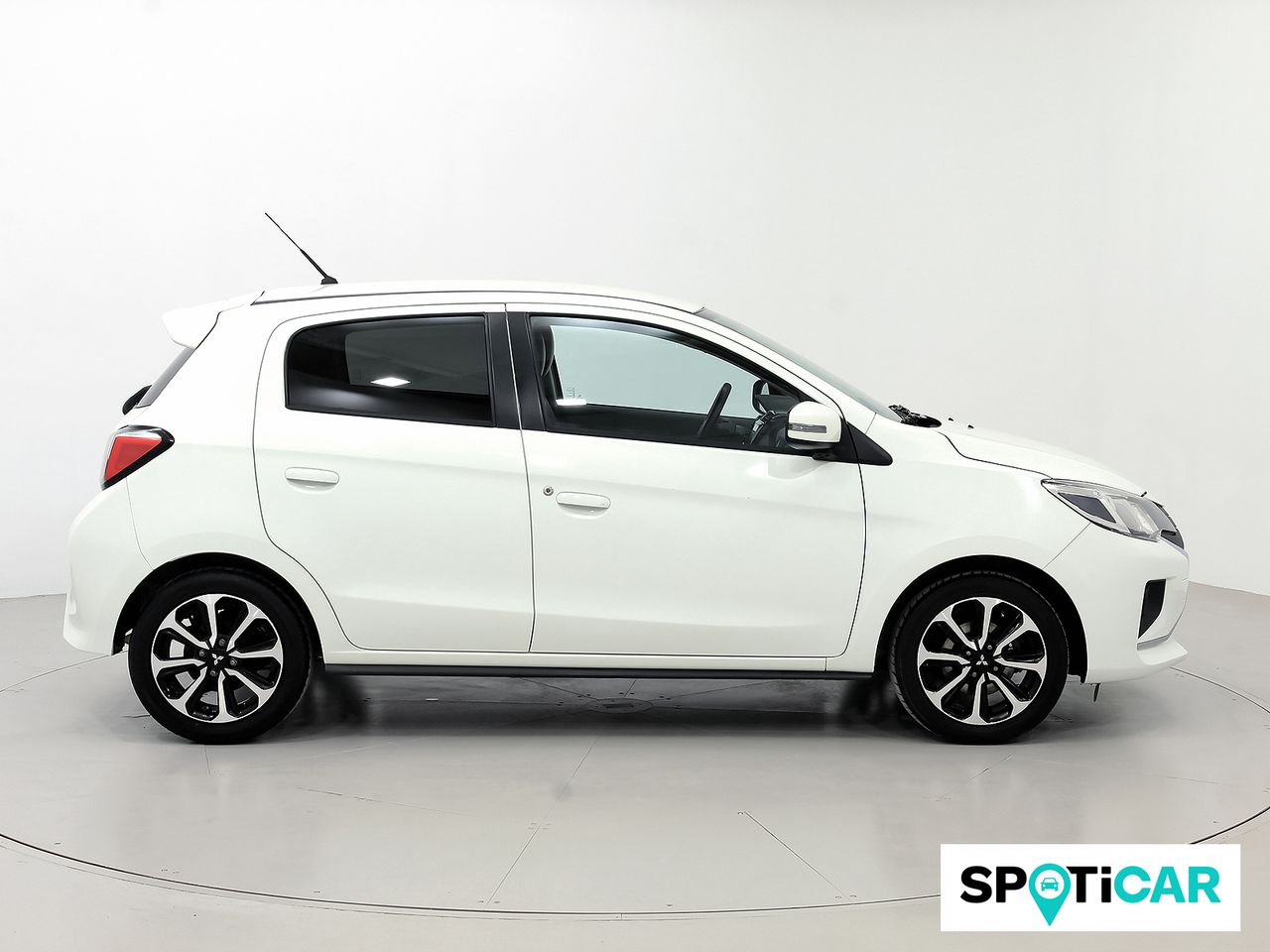 mitsubishi space star 2023 / foto grande (3)