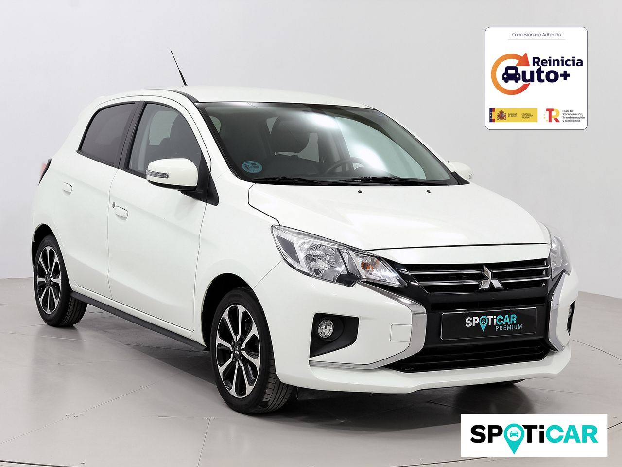Foto mitsubishi space star 2023 /