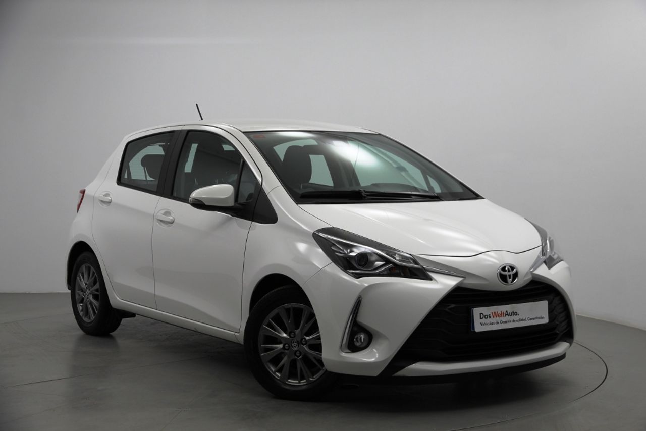 Foto toyota yaris 2020 /