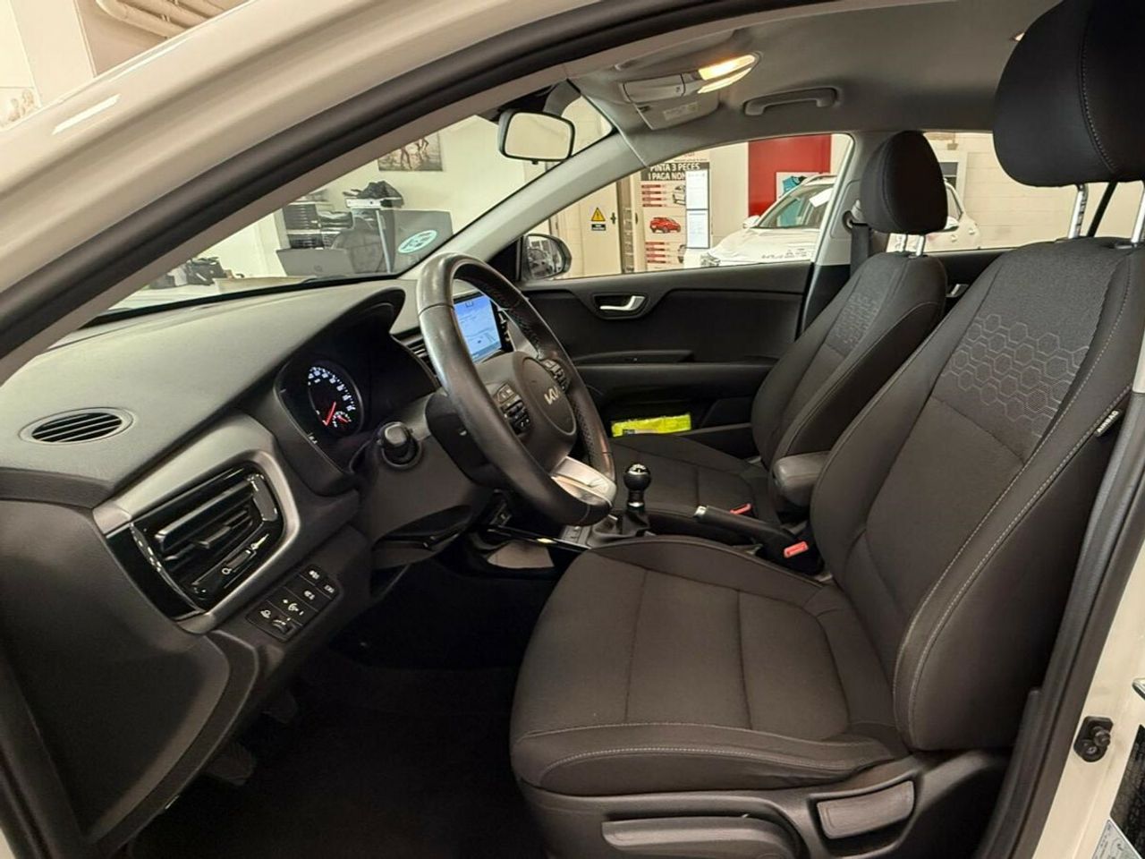 kia rio 2021 / foto grande (2)