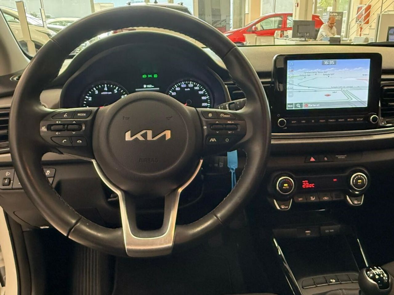 kia rio 2021 / foto grande (3)