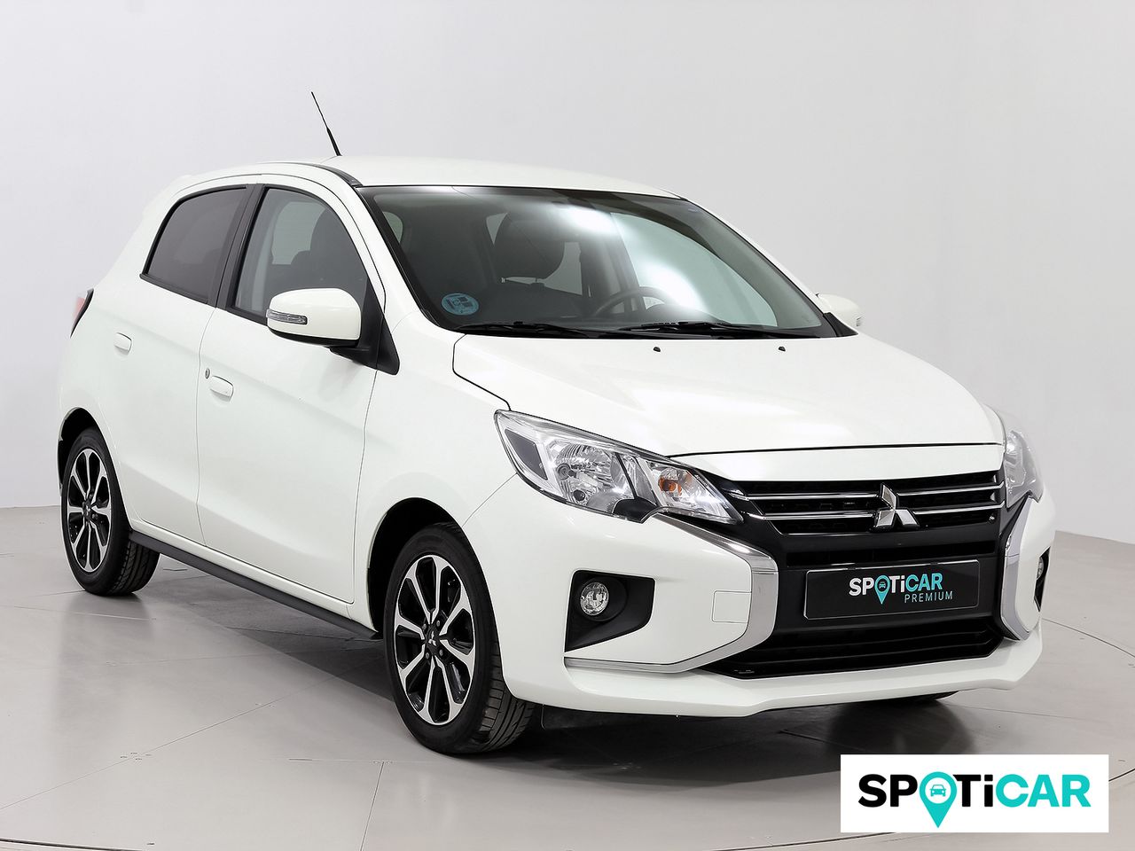 Foto mitsubishi space star 2023 /