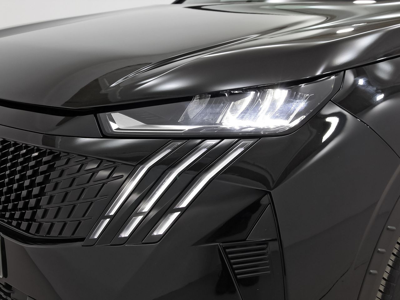 Peugeot 5008 1.2 107KW Allure eDCS6 - foto 37