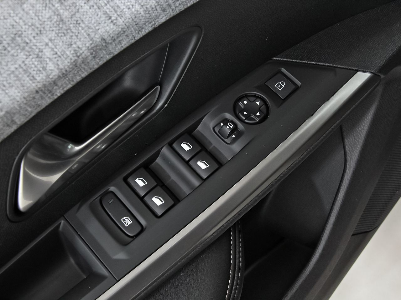 Peugeot 5008 1.2 107KW Allure eDCS6 - foto 14