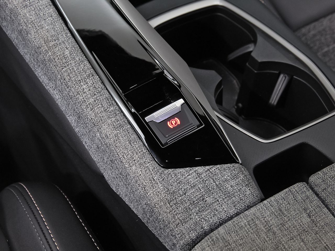 Peugeot 5008 1.2 107KW Allure eDCS6 - foto 35