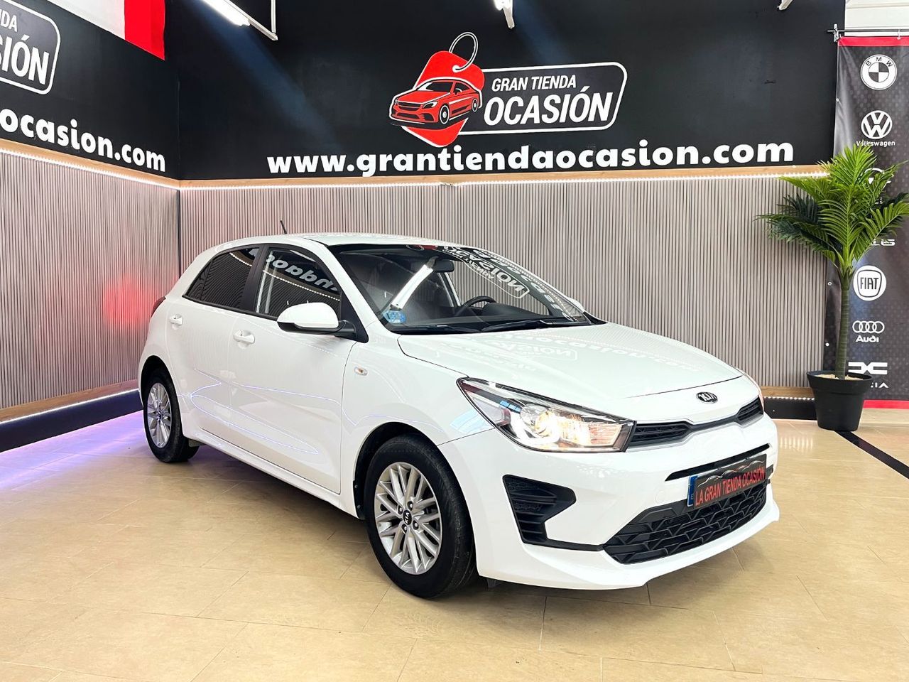 kia rio 2021 / foto grande (3)
