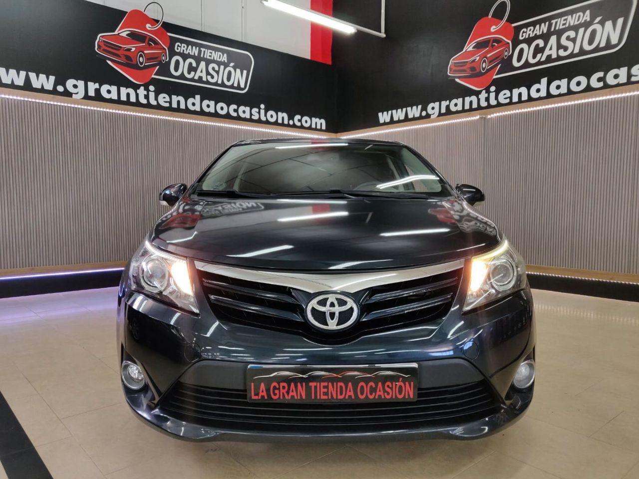 toyota avensis 2013 / foto grande (2)