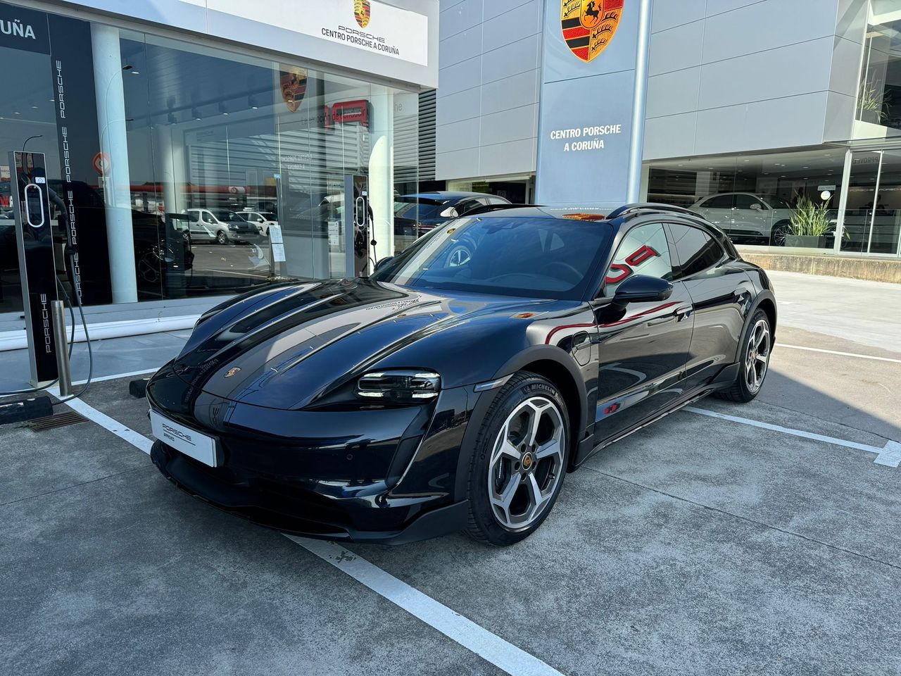 Foto porsche taycan 2023 /