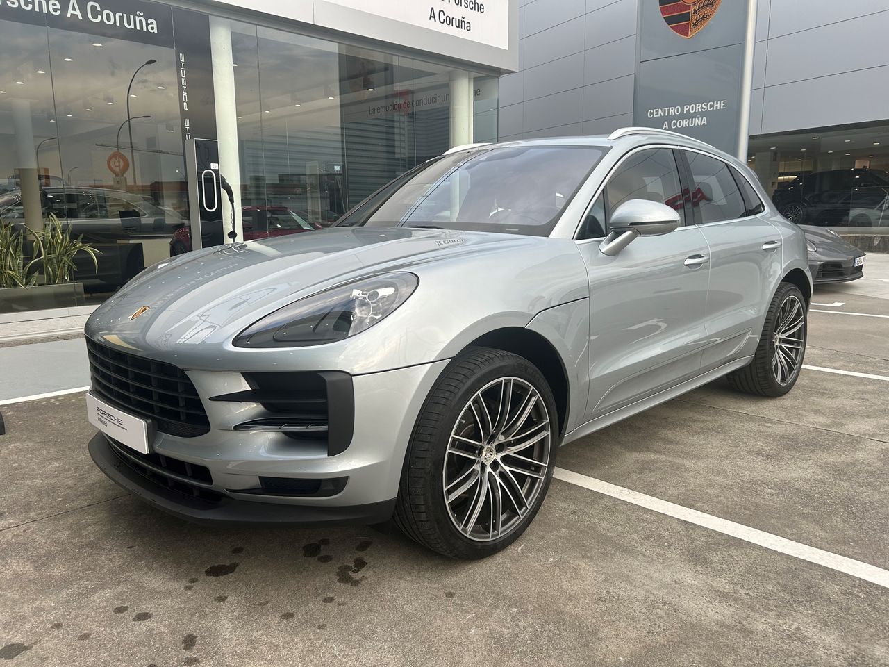 porsche macan 2020 /