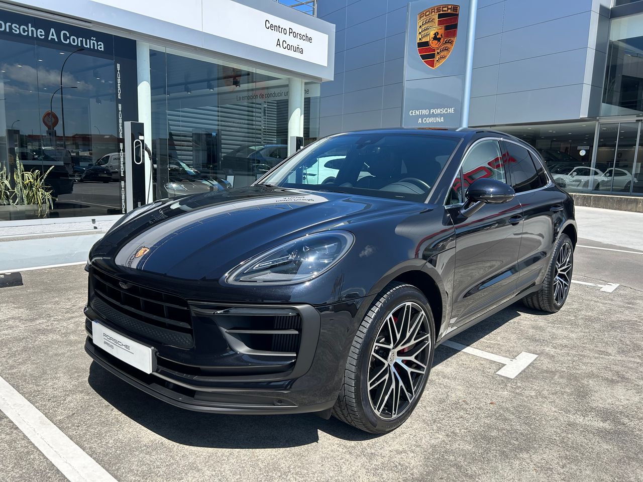 porsche macan 2022 /