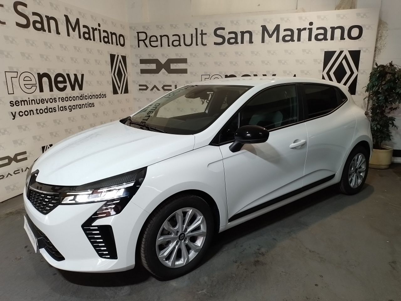 renault clio 2025 /