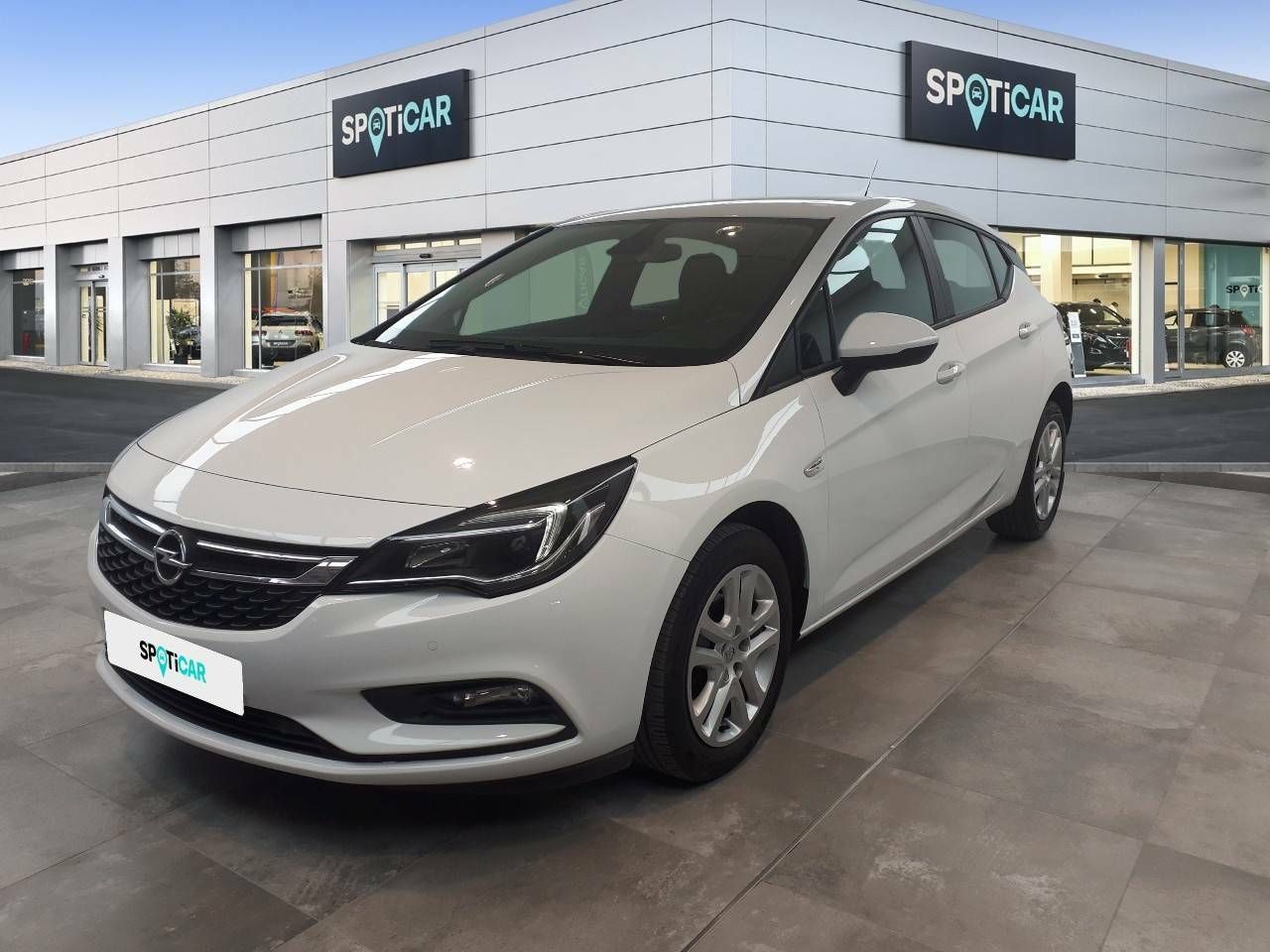Opel Astra ocasión segunda mano 2018 Diésel por 15.450€ en Madrid