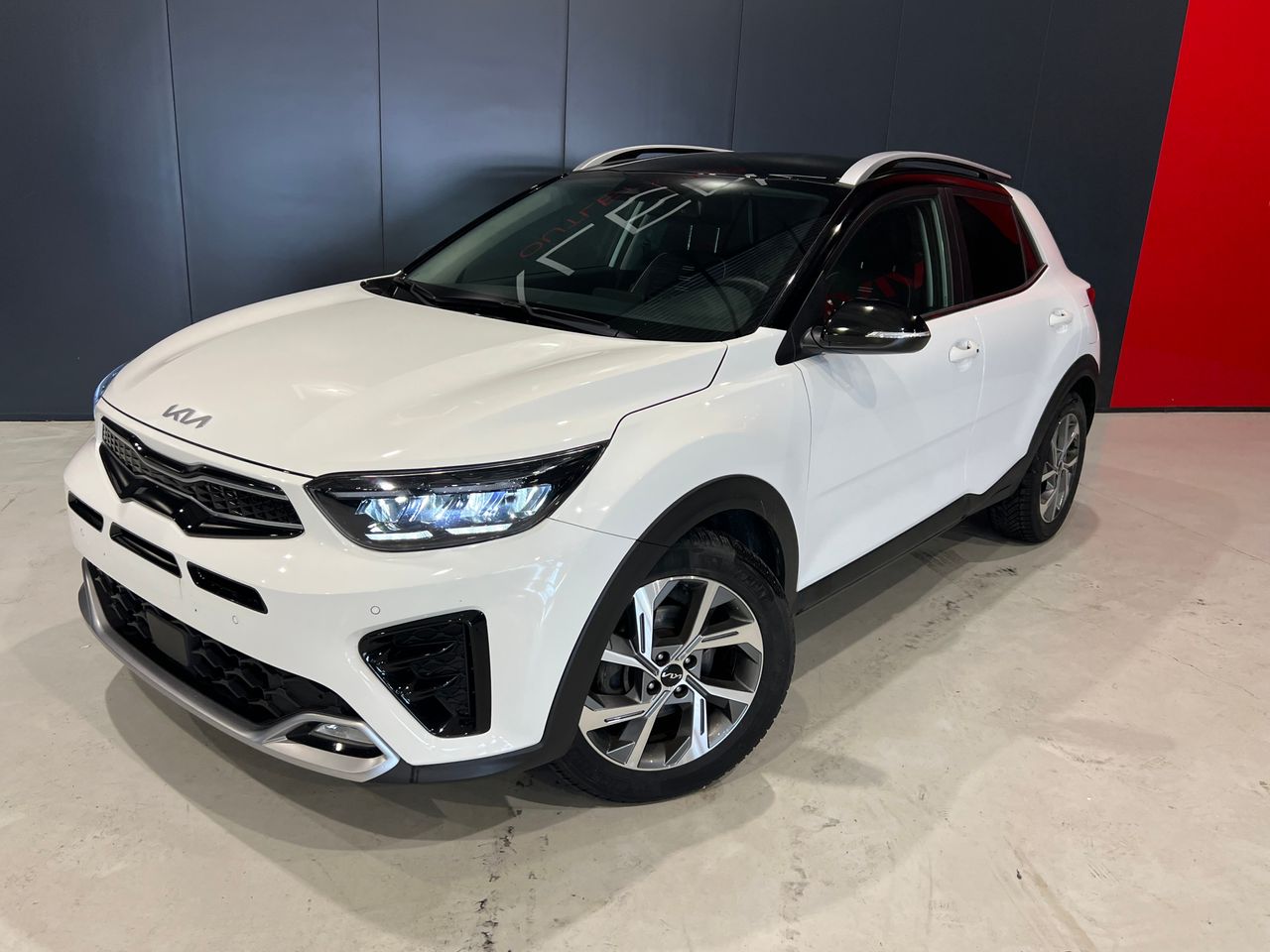 kia stonic 2022 / foto grande (3)