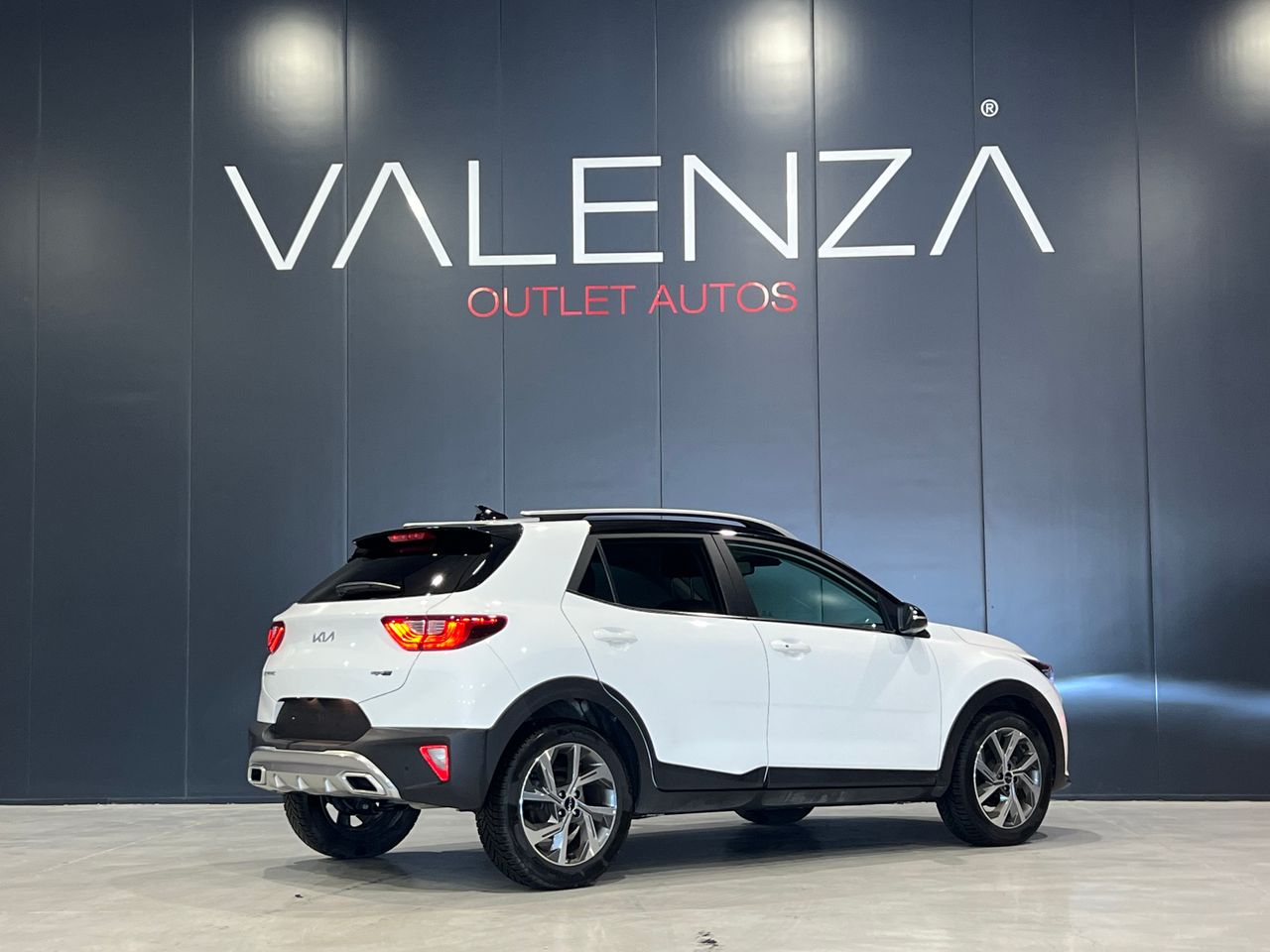 kia stonic 2022 / foto grande (2)
