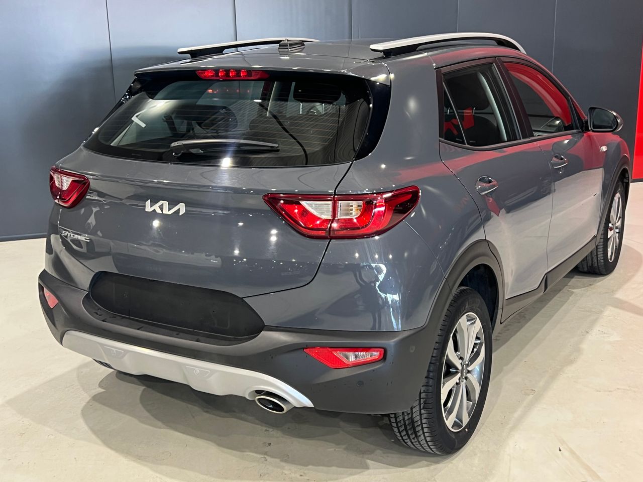 kia stonic 2022 / foto grande (2)