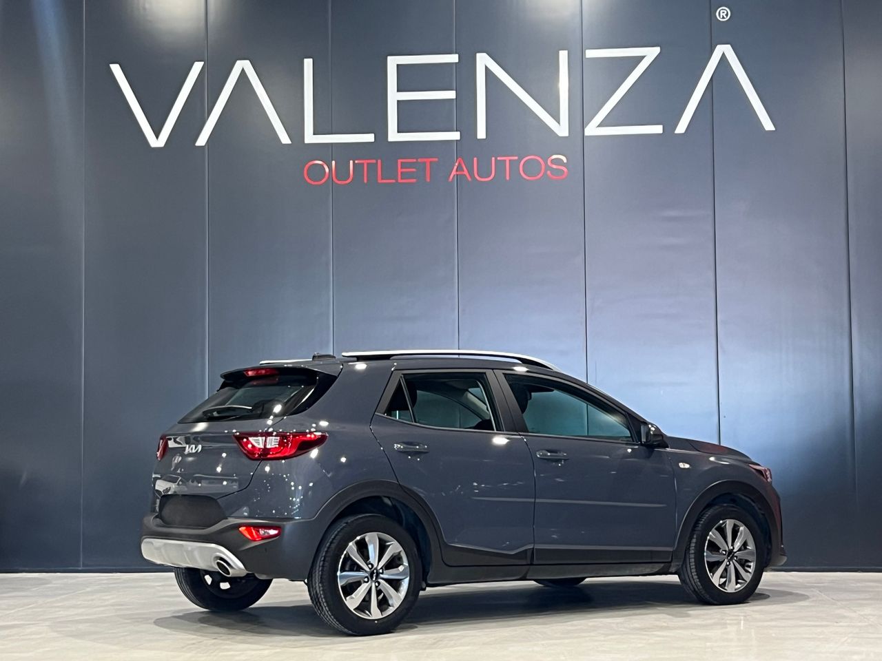 kia stonic 2022 / foto grande (2)