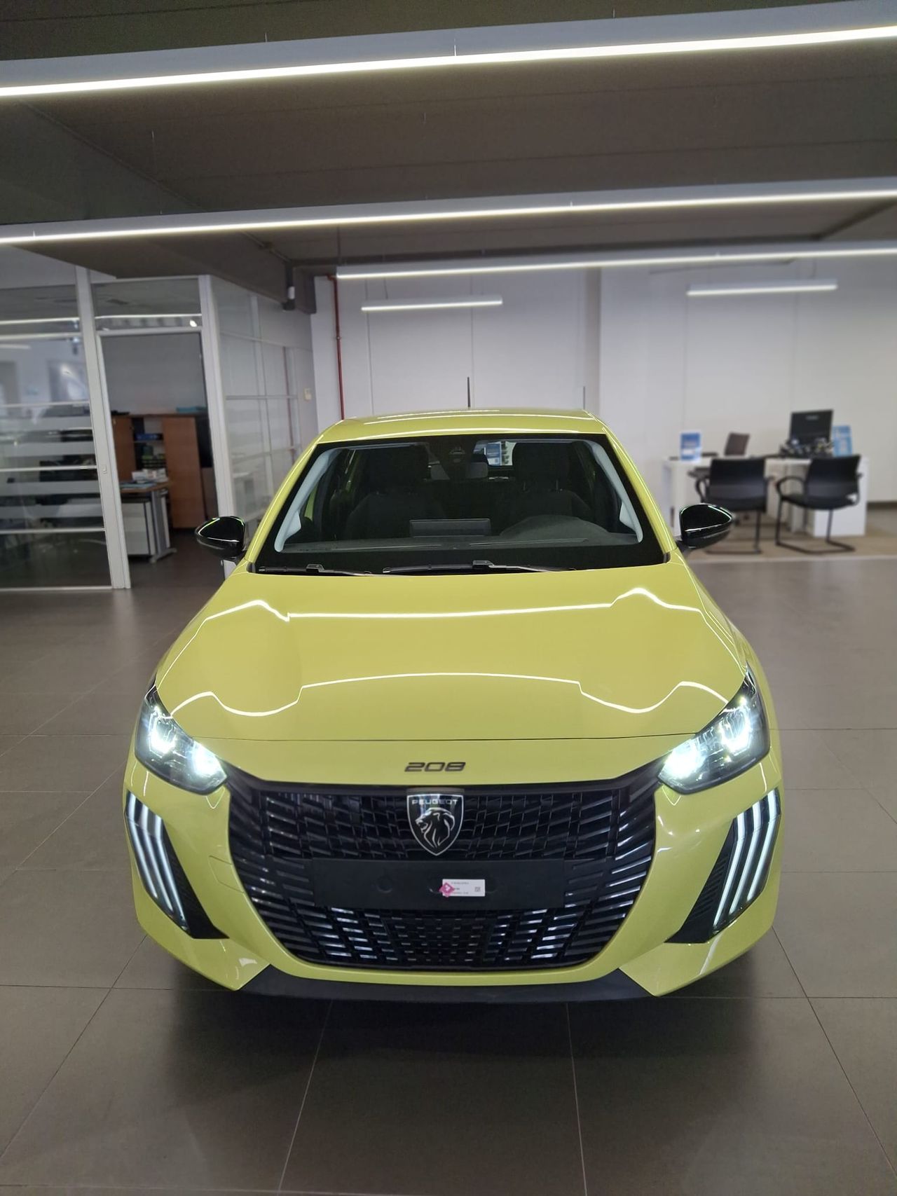 peugeot 208 2025 / foto grande (2)