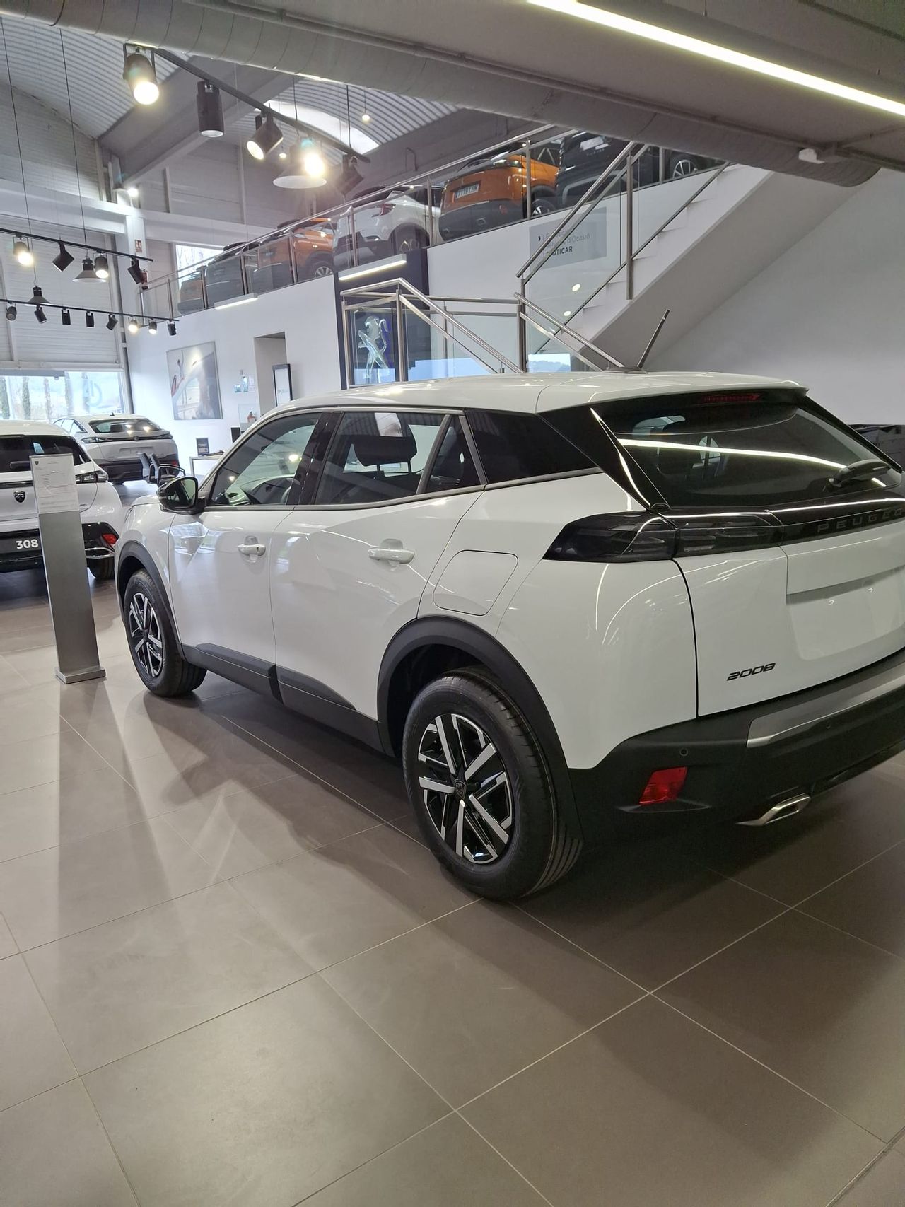 peugeot 2008 2025 / foto grande (2)
