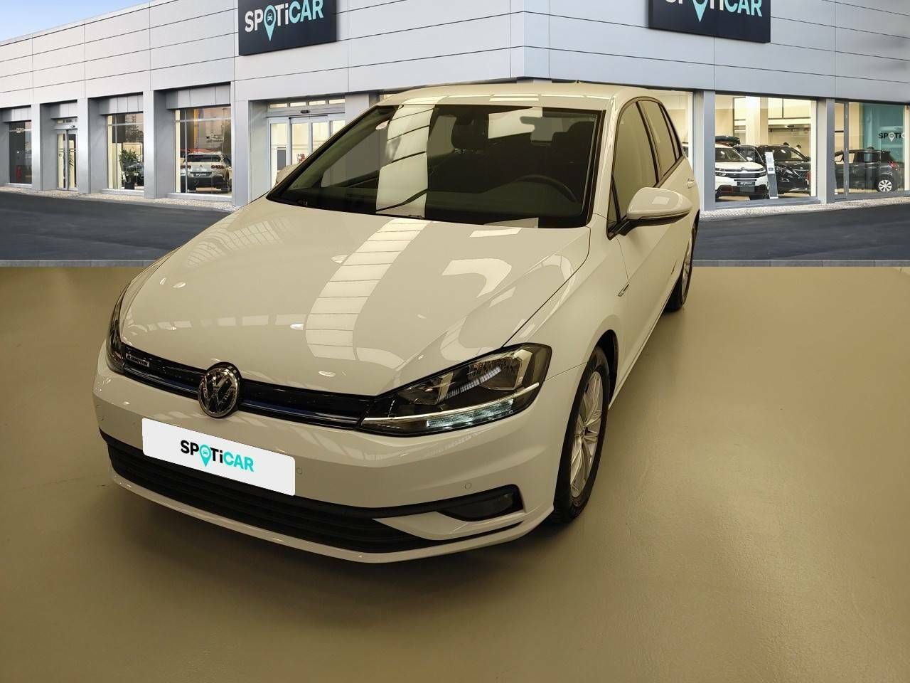Volkswagen Golf ocasión segunda mano 2019 Gasolina por 19.900€ en Sevilla