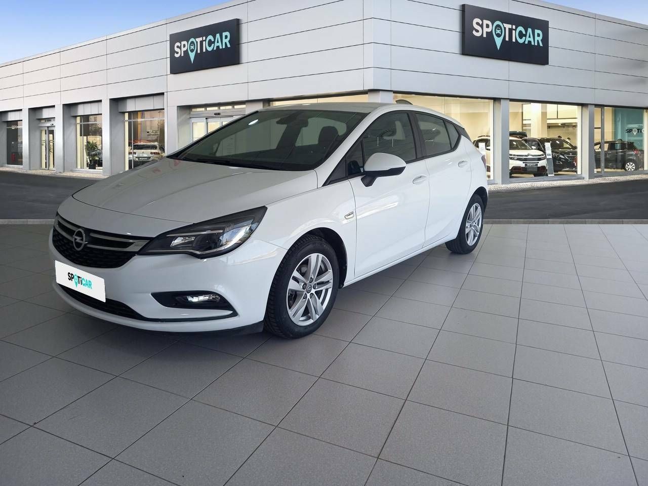 Opel Astra ocasión segunda mano 2018 Diésel por 18.400€ en Valencia