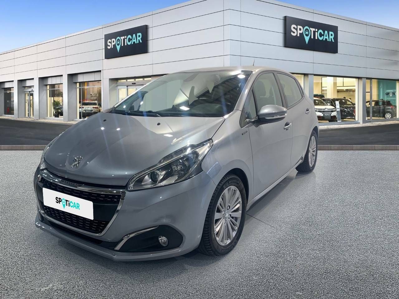 Peugeot 208 ocasión segunda mano 2019 Gasolina por 13.500€ en Málaga