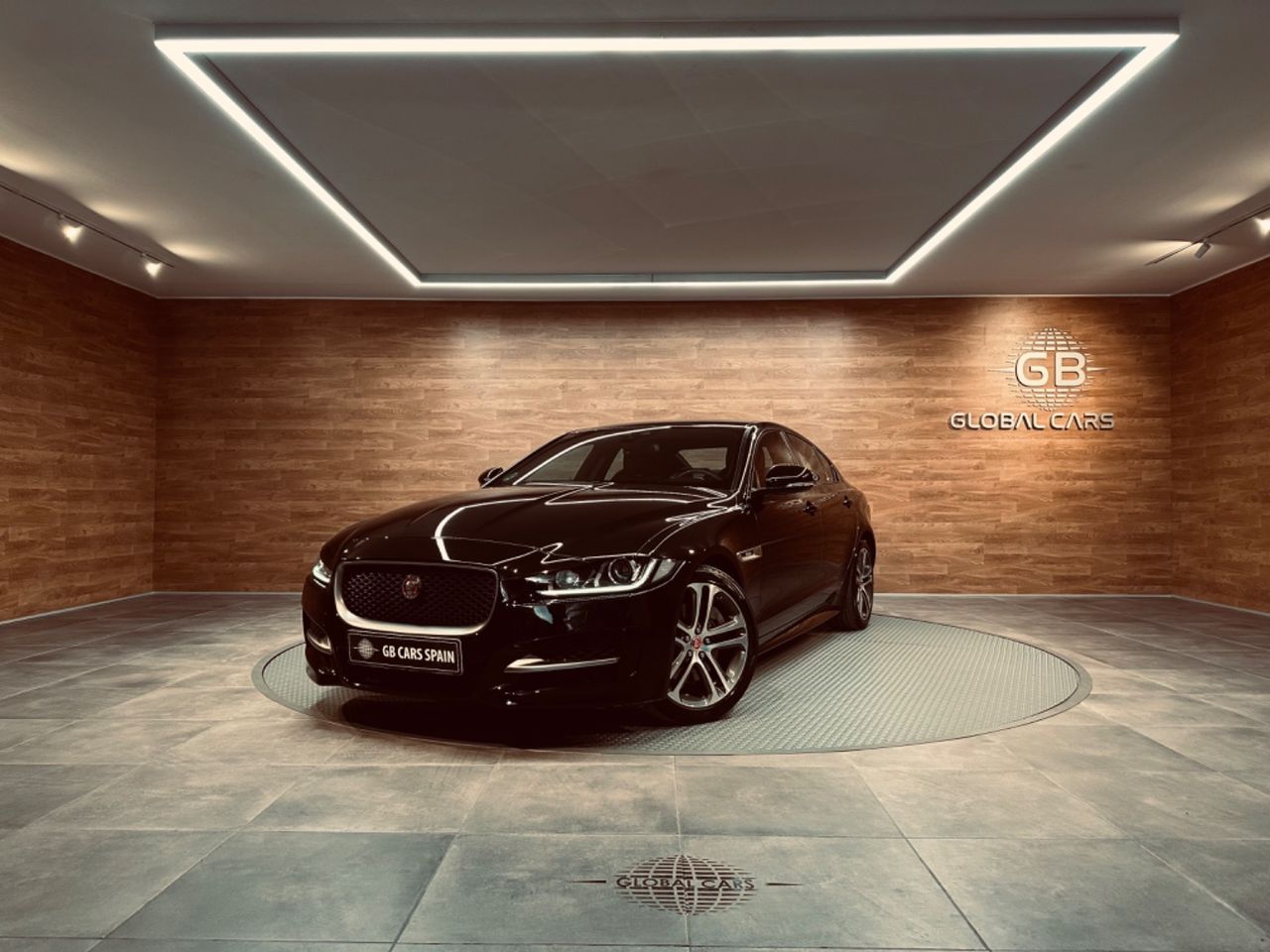 Jaguar ftype segunda mano  de segunda mano - jaguar xe 2018 /