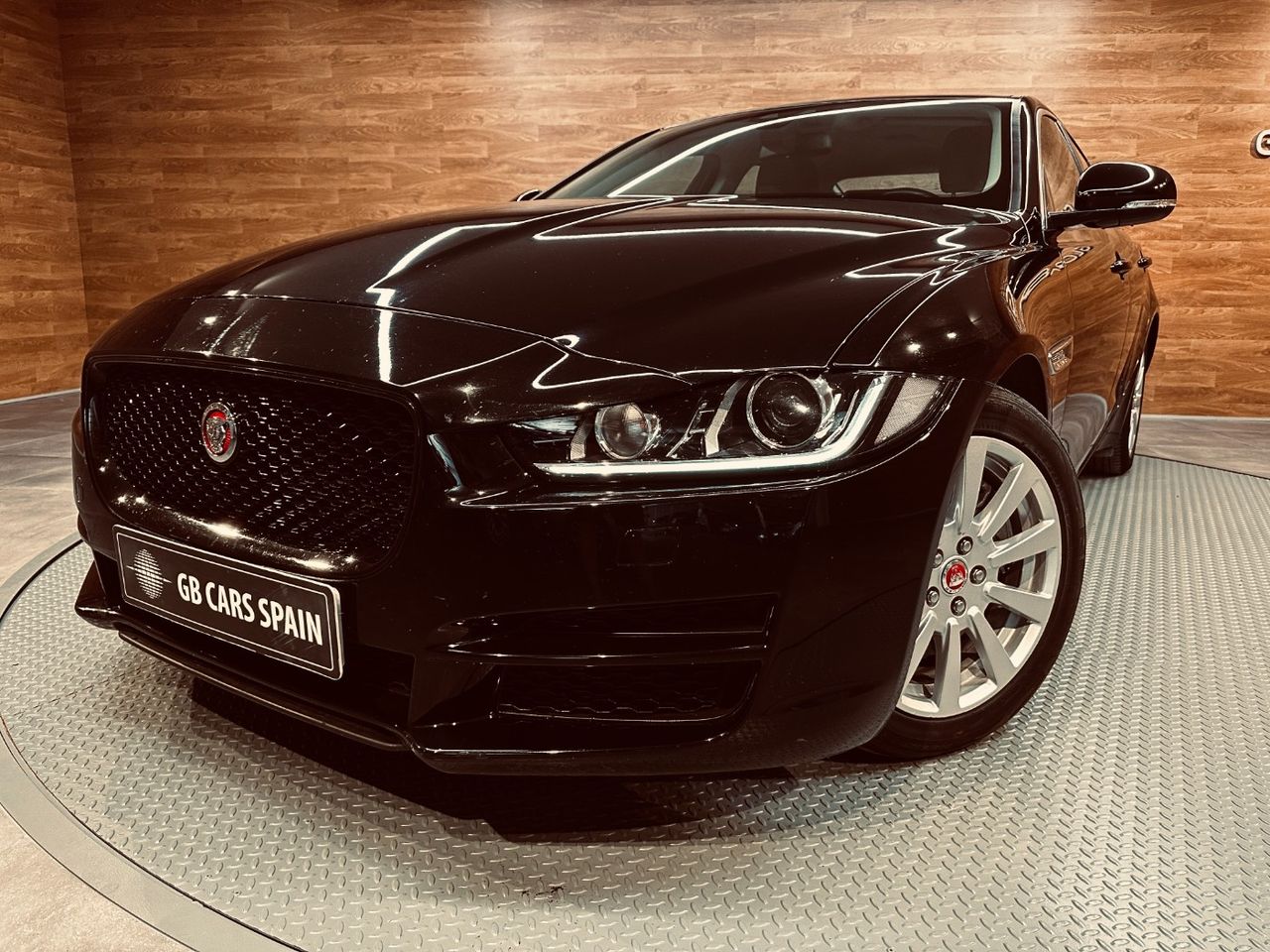 jaguar xe 2018 / foto grande (2)