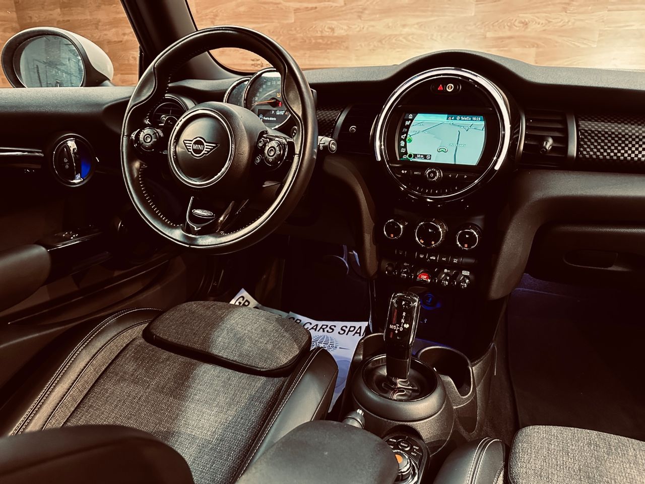 mini mini 2020 / foto grande (2)
