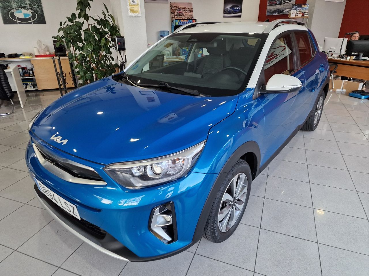 kia stonic 2021 / foto grande (2)