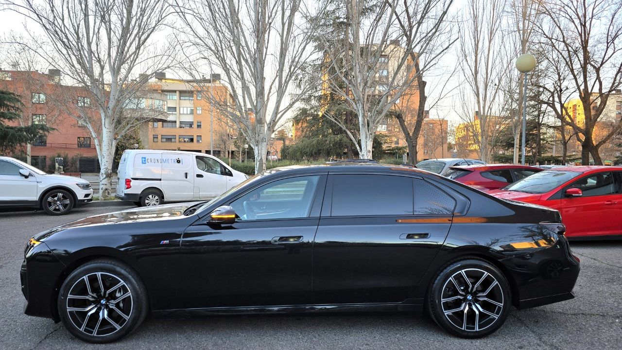 bmw serie 7 2024 / foto grande (3)