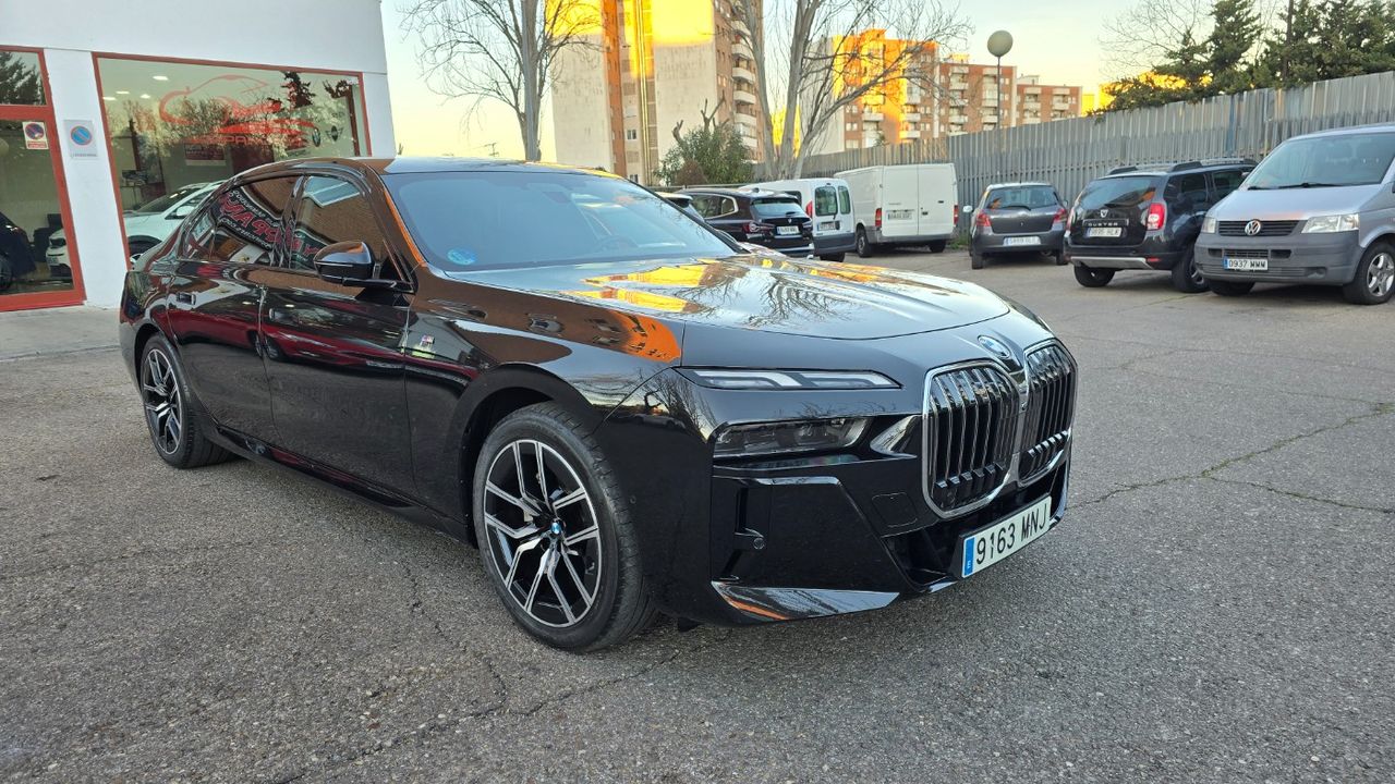 bmw serie 7 2024 / foto grande (2)