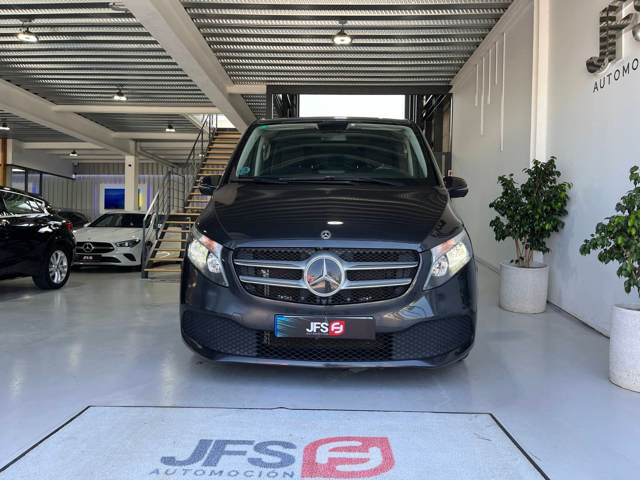 mercedes clase v 2019 / foto grande (3)