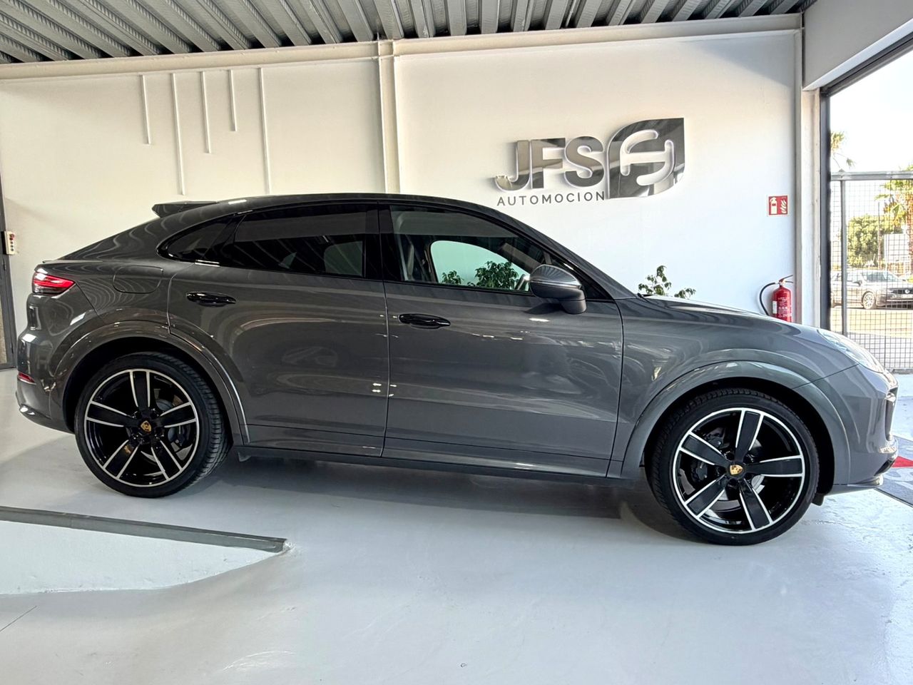 Porsche Cayenne Coupé 3.0 Gasolina Híbrido Enchufable 462 CV - foto 4